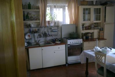 Casă cu 4 camere în Păun - 5