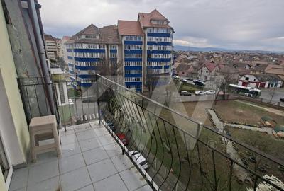 Apartament cu 3 camere semidecomandat, mobilat în Terezian - 10