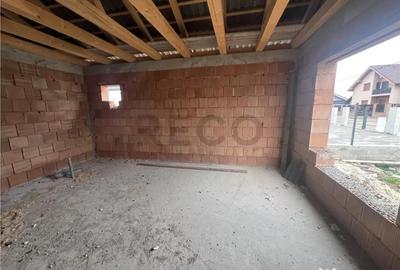 Casă cu 4 camere cu Teren 587 Mp în Central - 3