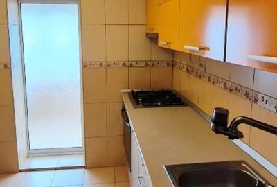 Apartament cu 2 camere decomandat în Km 5 - 4