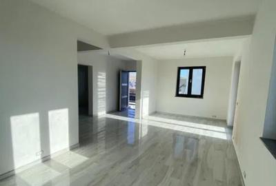 Casă cu 4 camere cu Teren 400 Mp în Sud - 2