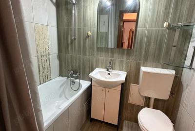 Apartament cu 3 camere semidecomandat în Central - 3