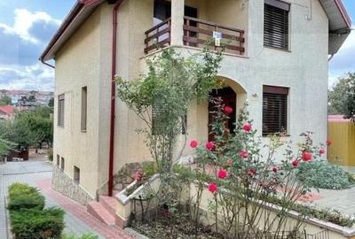 Casa premium, zona centrala, 224 mp utili si 800 mp teren