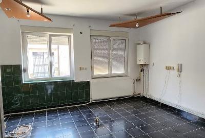 Casă individuală cu 6 camere cu Canalizare în Traian - 3