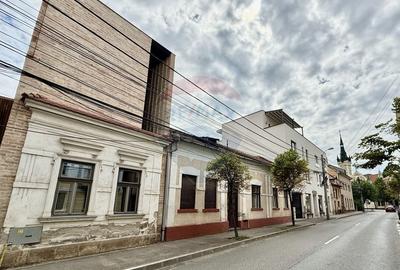 Apartament cu 3 camere semidecomandat în Semicentral - 1