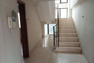 Casă cu 4 camere cu Teren 500 Mp în Bd. Coșbuc - 15
