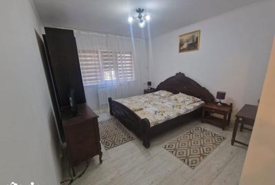 Apartament cu 3 camere, mobilat în Tomis III - 11