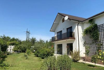 Casă cu 10 camere cu Teren 1140 Mp în Bascov - 2