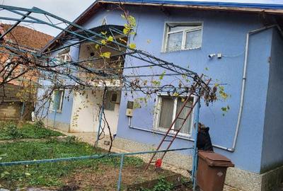 Casă cu 4 camere cu Teren 840 Mp în Central - 2