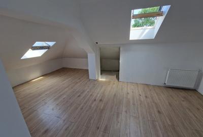 Apartament cu 4 camere decomandat în Doamna Ghica