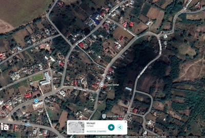 Casă cu 3 camere cu Teren 1027 Mp în Miclești - 1