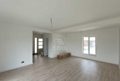 Casă cu 5 camere cu Teren 300 Mp în Florești