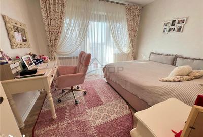 Casă cu 6 camere cu Teren 1500 Mp în Bucium