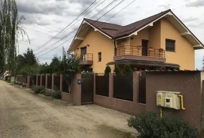 Casă cu 4 camere cu Teren 670 Mp în Central - 9