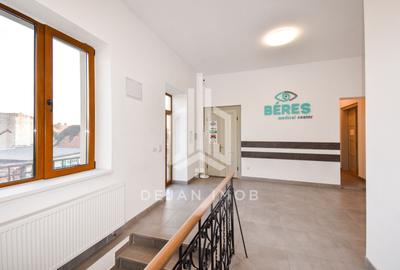Apartament cu 8 camere în Central - 17