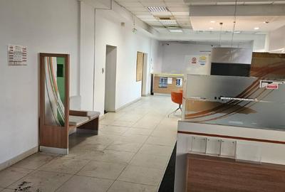 Spatiu comercial stradal, vitrina 18 ml, 211 mp - Satu Mare - 2