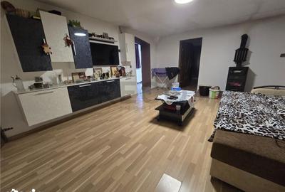 Casă cu 5 camere cu Teren 2088 Mp în Mădăras - 11