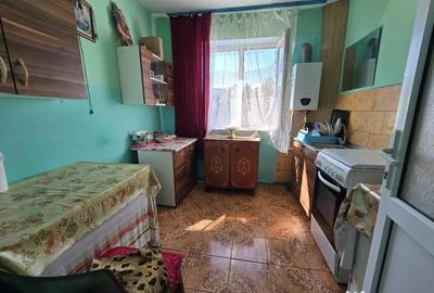 Apartament cu 3 camere semidecomandat în 23 August - 7