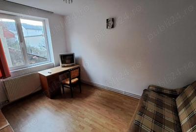 Apartament cu 3 camere semidecomandat în Central - 6