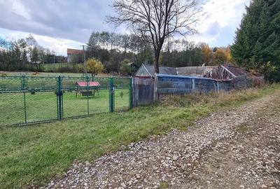 Vand casa cu teren Vand casa cu teren - 1