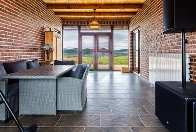 Teren 9.4 ha extravilan + casa 230 mp, COMISION 0% - 21