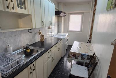 Garsonieră decomandată în Lacul Tei