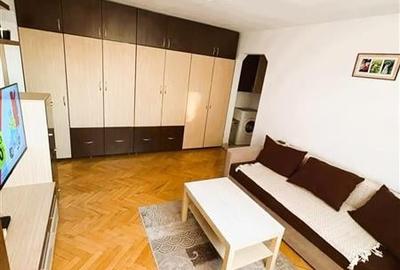 Apartament cu 2 camere semidecomandat, mobilat în Florilor