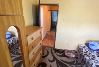 Apartament cu 3 camere decomandat în Filiași - 5
