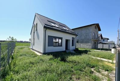 Vila de vanzare - 4 camere - 2 bai - 430 mp teren - Bucatarie mobilata - 1