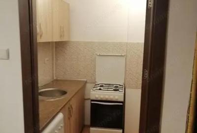 Garsonieră decomandată în 1 Mai