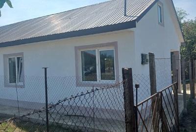 Casă cu Teren 385 Mp în Pecineaga - 8
