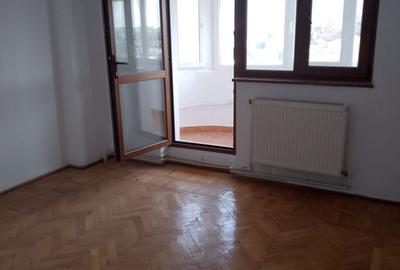 Apartament cu 3 camere în Călărași - 4