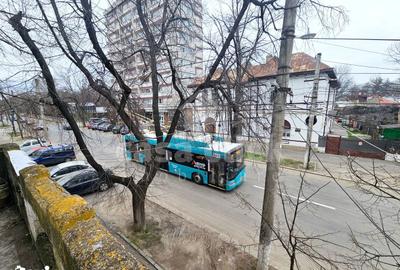 Apartament cu 2 camere, mobilat în Est - 1