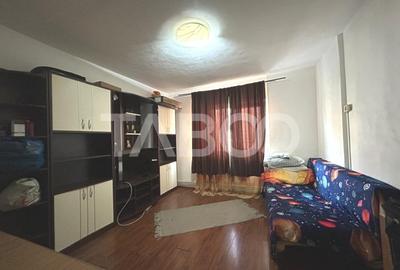 Garsoniera cu balcon si pivnita etaj 1 Zona Strand de vanzare - 1