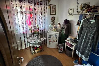 Apartament cu 4 camere decomandat, mobilat în CET - 5