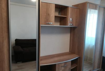 Inchiriez garsoniera - 2