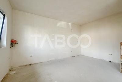 De vanzare casa cu 4 camere loc de parcare in Floresti zona Sub Cetate - 4