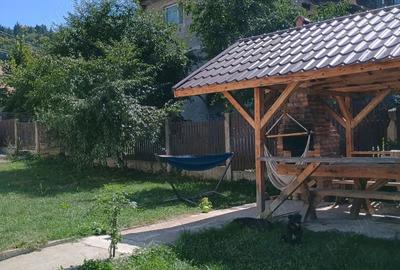 Inchiriez Apartamente 3 camere la vila termen lung minim 6 luni - 7