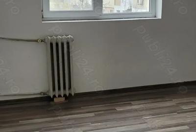 Decomandat, 2 camere, Bd.DACIA, stradal, deasupra la notariat. - 2