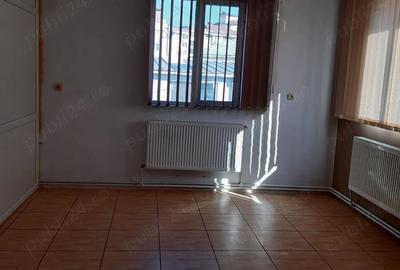 Spațiu comercial, de 50 mp, în Central - 1