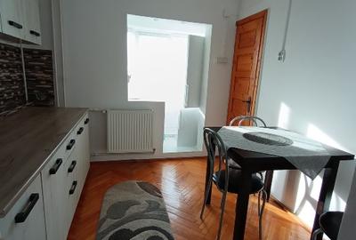 Apartament cu 2 camere decomandat în Girocului - 9