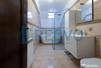 Apartament cu 5 camere decomandat în Calea Moldovei - 12