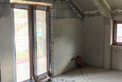 Casă cu 5 camere cu Teren 1000 Mp în Central - 8