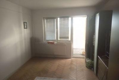 Apartament cu 2 camere decomandat în Războieni