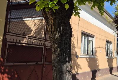 Casă individuală cu 6 camere cu Teren 580 Mp în Libertății - 1