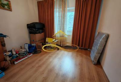 Inchiriez apartament 3 camere semidecomandate, etaj 1, zona Narcisa - 5