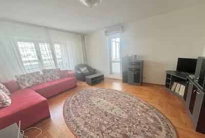Apartament cu 4 camere decomandat în Victoriei