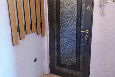 Vand apartament 2 camere