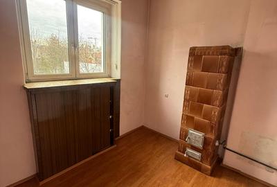 Apartament cu 3 camere semidecomandat în Central - 3