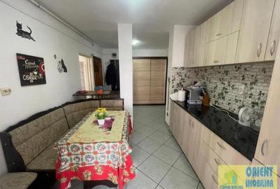 Inel 2, Dezrobirii, decomandat, 2 camere, renovat, gaze, vanzari Constanta - 1
